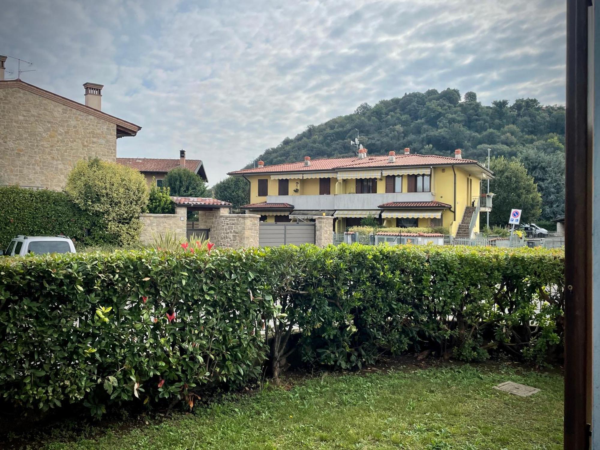 Casa Montorfano Erbuscoアパートメント エクステリア 写真