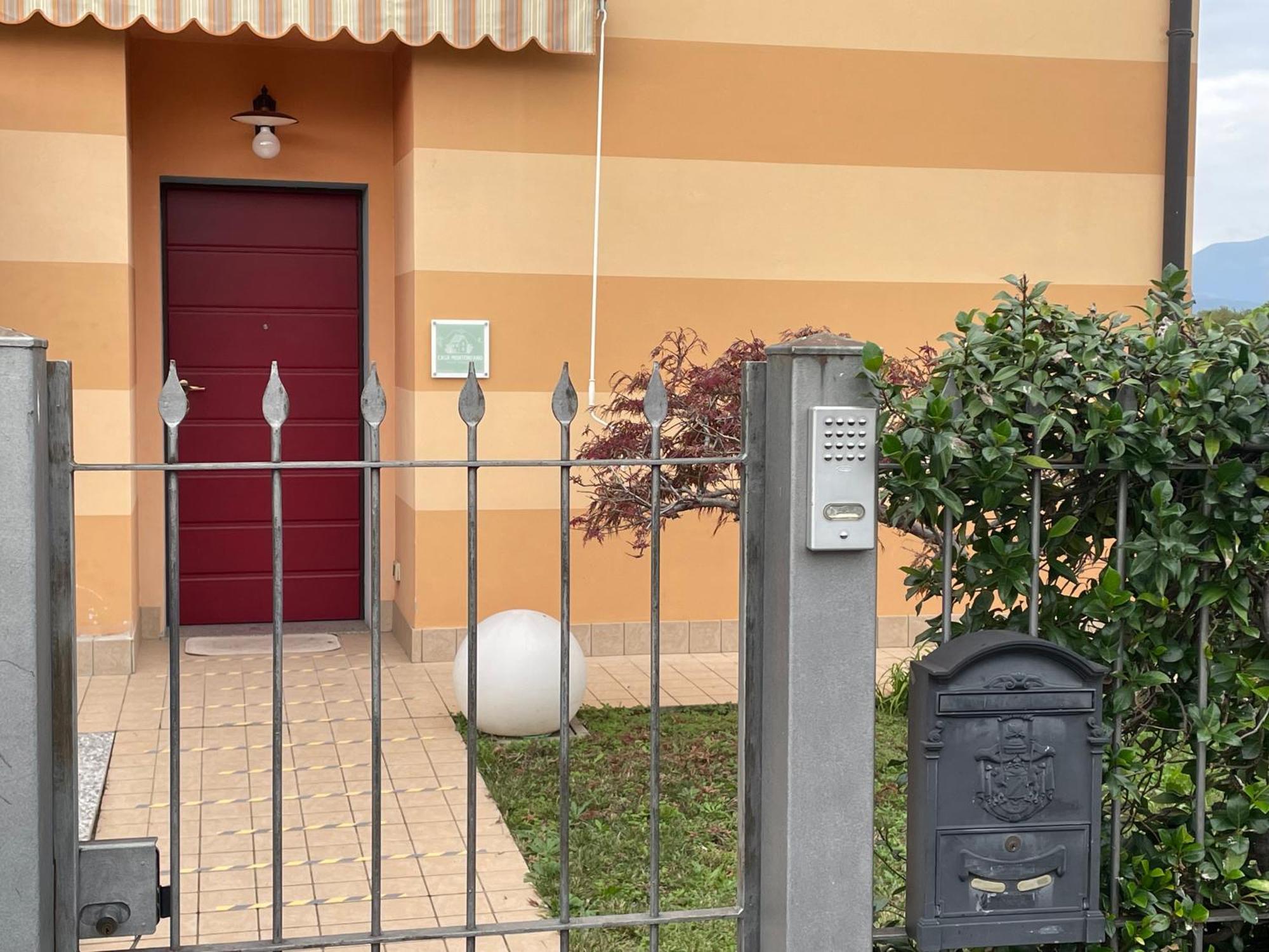 Casa Montorfano Erbuscoアパートメント エクステリア 写真